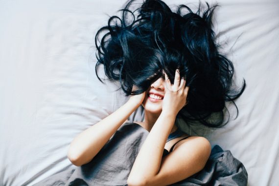 Einen Orgasmus vortäuschen - wie macht frau das überhaupt?