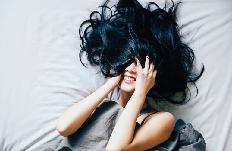 Einen Orgasmus vortäuschen - wie macht frau das überhaupt?