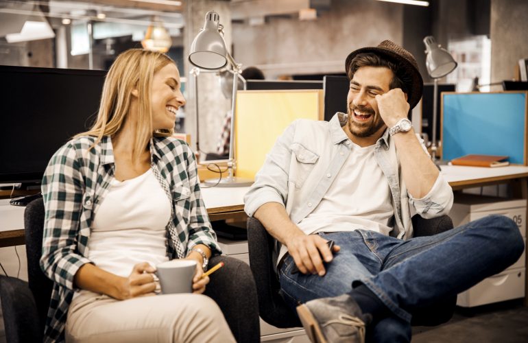 Verliebt in den Arbeitskollegen - Hat Liebe am Arbeitsplatz eine Chance?
