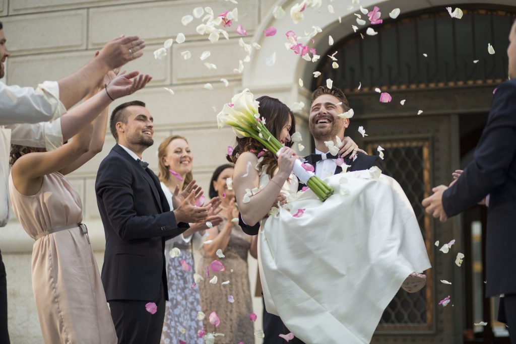 Die Hochzeitsnacht soll eigentlich unvergesslich werden