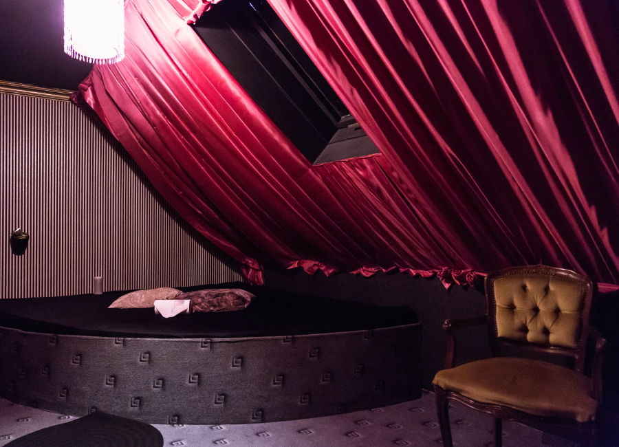 Der Besuch im Swingerclub schließt Rückzugsorte nicht aus.